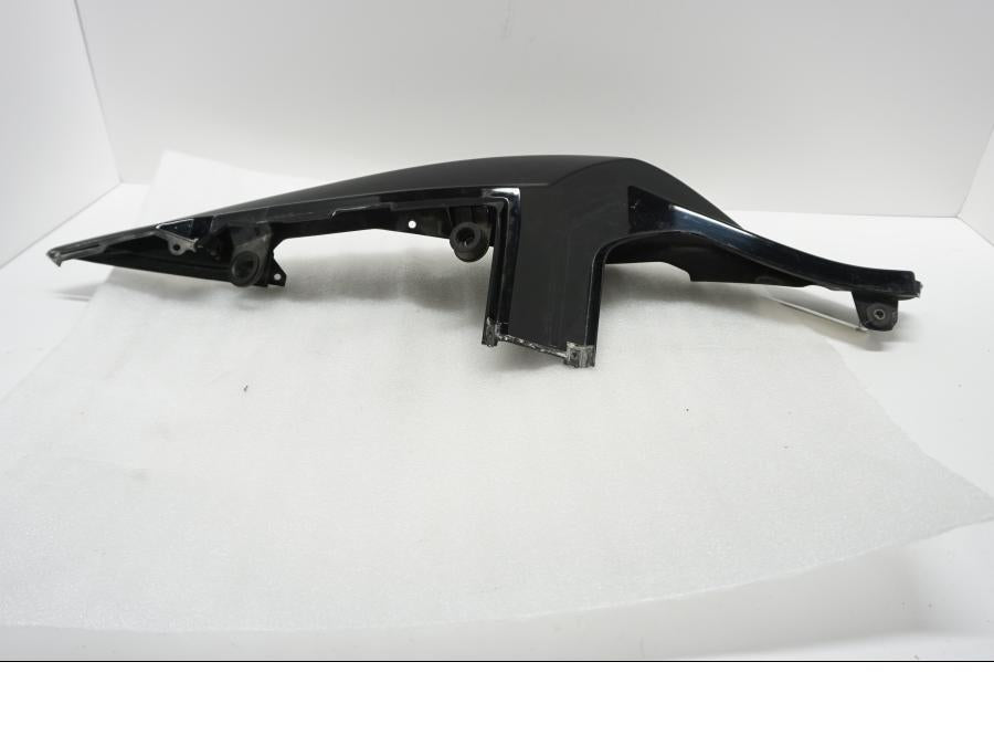 Baksidan på Bakvinge från en Suzuki SV 1000 -2007 motorcykel.