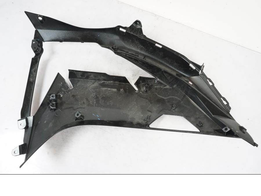 Extrabild2 på Sidkåpa från en Kawasaki Ninja 650 -2015 motorcykel.