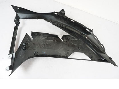 Extrabild2 på Sidkåpa från en Kawasaki Ninja 650 -2015 motorcykel.