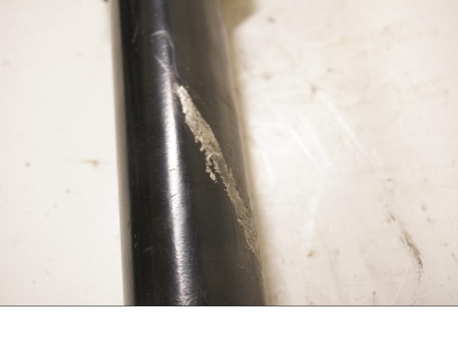 Höger sida på Gaffelben från en Kawasaki GPZ 500 -1991 motorcykel.