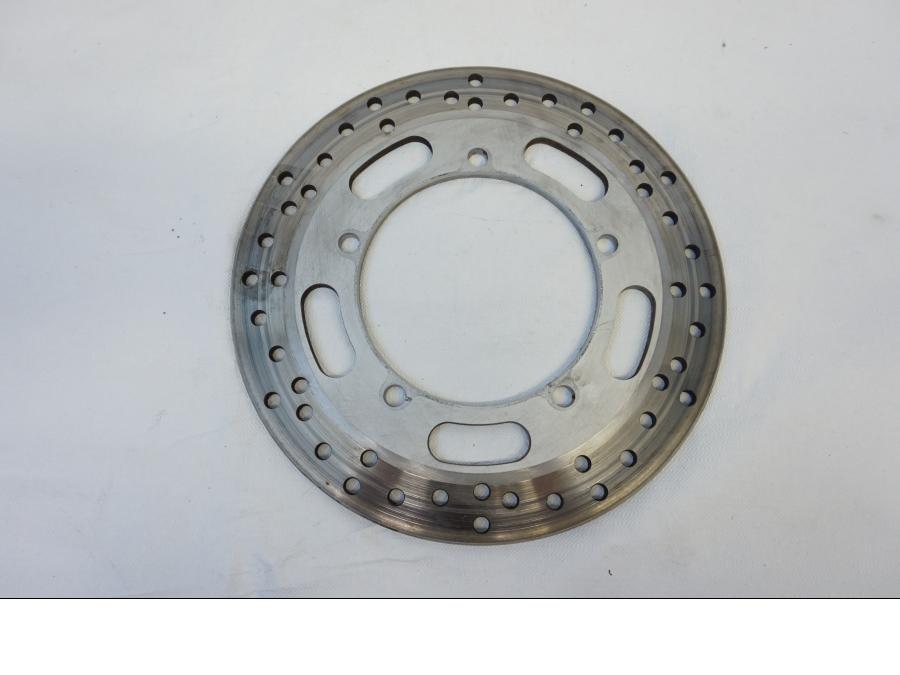 Baksidan på Bromsskiva från en Kawasaki VN 900 -2006 motorcykel.