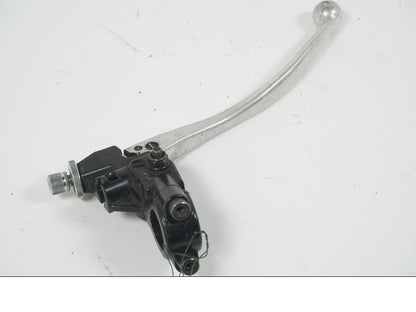 Snett nerifrån på Kopplingsgrepp från en Triumph TT 600 -2001 motorcykel.