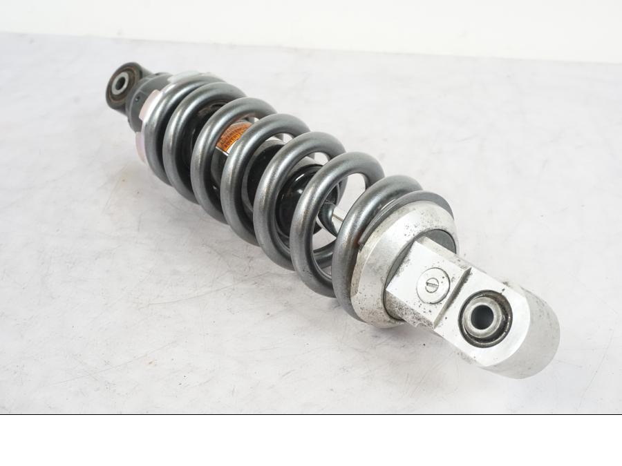 Vänster sida på Stötdämpare från en Suzuki GSX-S 1000 -2017 motorcykel.