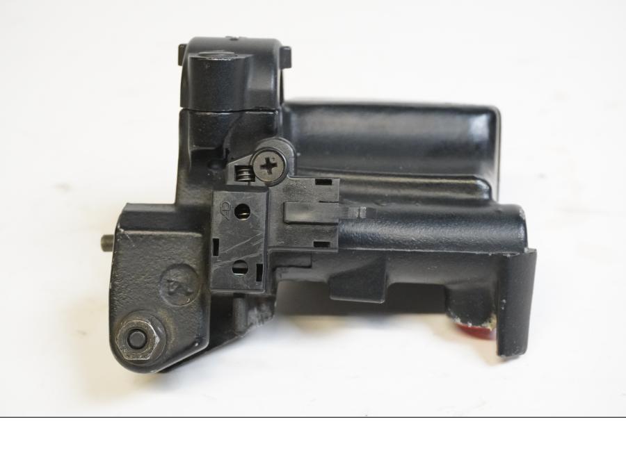 Höger sida på Kopplingshuvudcylinder från en Triumph Thunderbird 900 -2001 motorcykel.