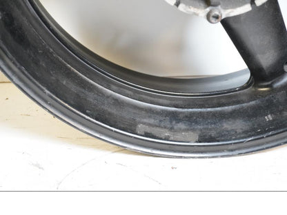 Höger sida på Fälg från en Yamaha YZF R6 -1999 motorcykel.