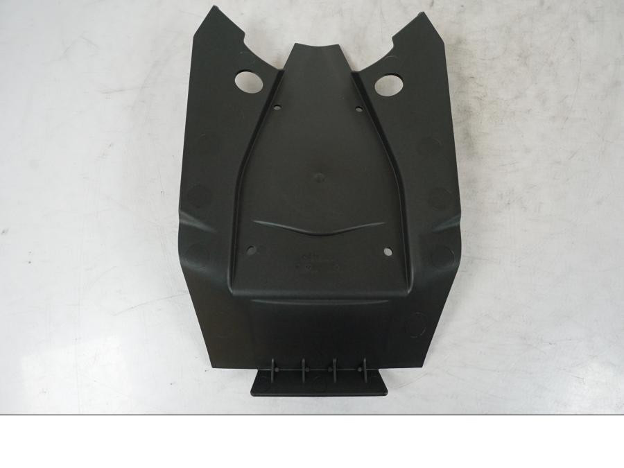 Höger sida på Stänkskydd från en KTM 1290 Super Duke GT -2022 motorcykel.