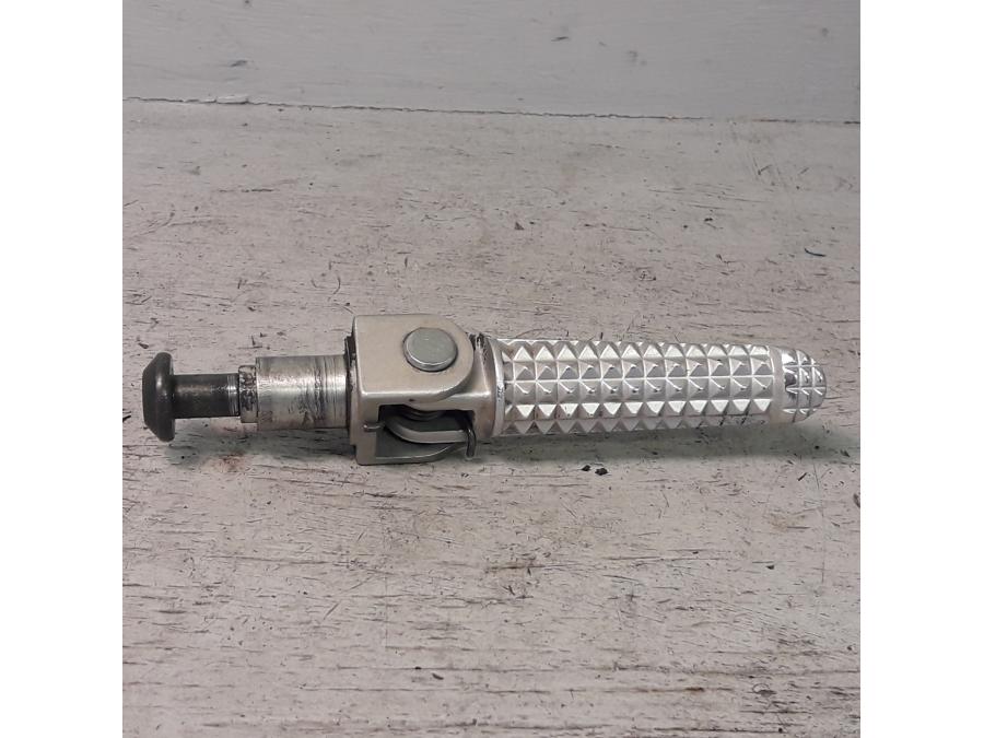 Framsidan på Fotpinne från en Yamaha YZF R6 -2006 motorcykel.