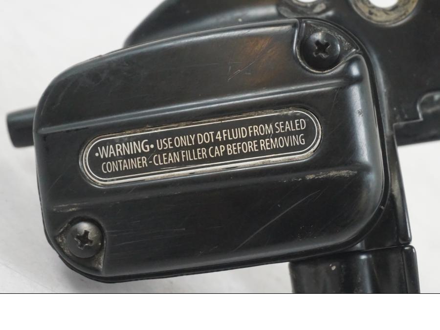 Extrabild5 på Bromshuvudcylinder från en H-D Street Glide FLHX -2012 motorcykel.