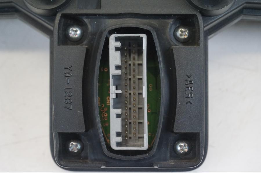 Extrabild6 på Instrumentpanel från en Yamaha MT-09 Tracer -2021 motorcykel.