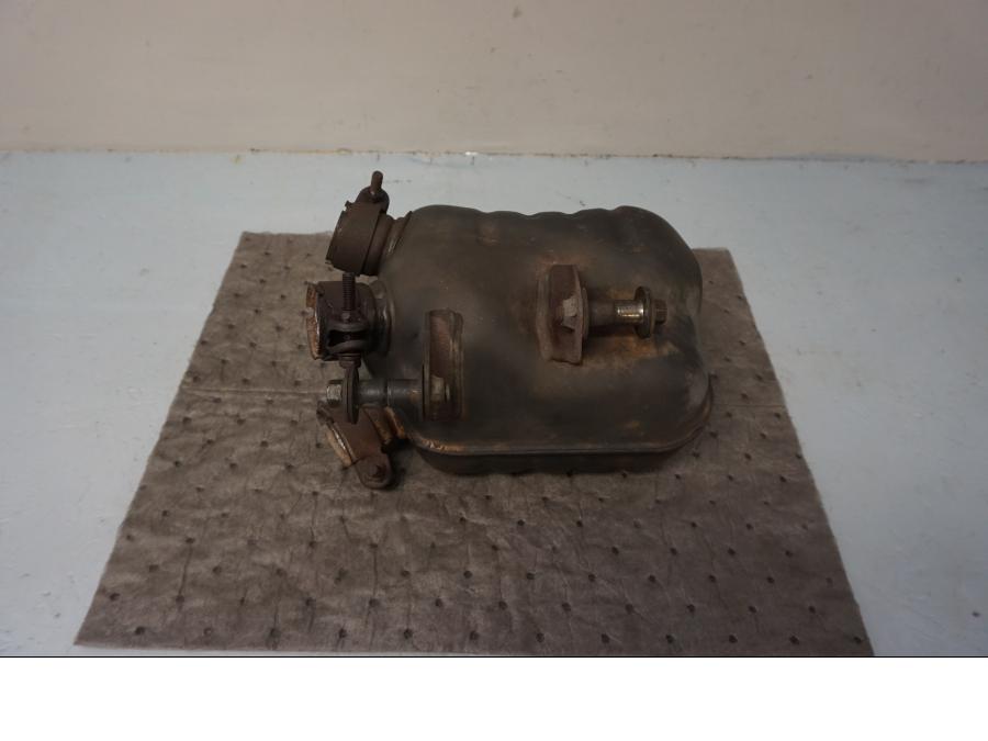 Framsidan på Mellanburk från en Kawasaki VN 1500 Mean Streak -2003 motorcykel.