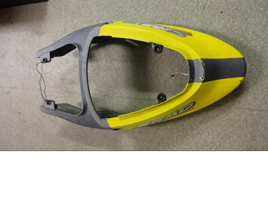 Framsidan på Bakvinge från en Suzuki TL 1000 R -1999 motorcykel.