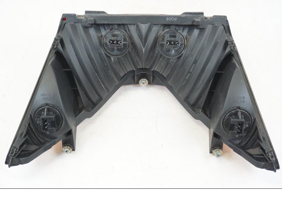 Snett uppifrån på Baklampa från en Honda ST 1300 -2002 motorcykel.