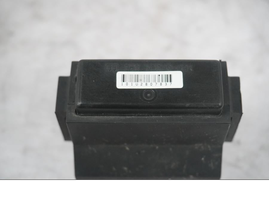 Höger sida på Strålkastarrelä från en Kawasaki ZX-10R -2008 motorcykel.