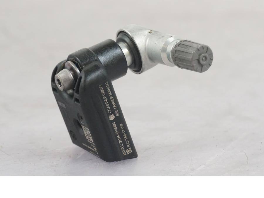 Framsidan på RDC Sensor från en KTM 1290 Super Duke R -2022 motorcykel.