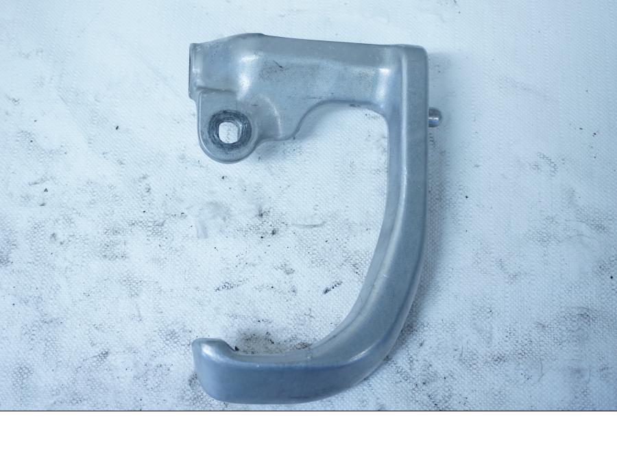 Framsidan på Passagerarhandtag från en Honda VFR 750 -1992 motorcykel.