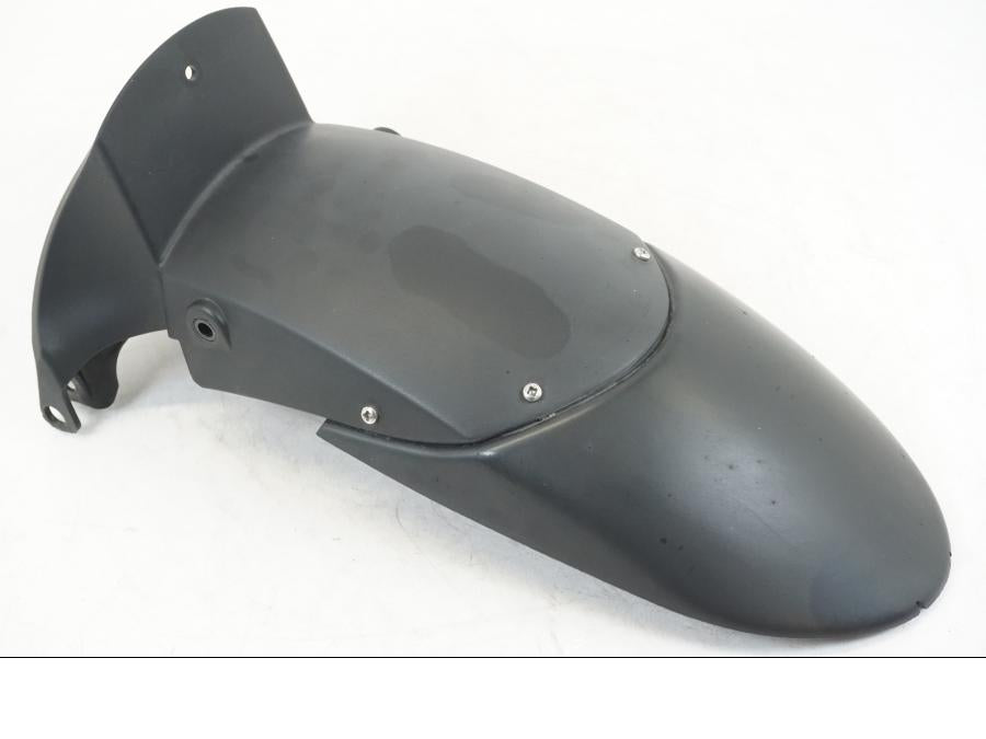 Framsidan på Framskärm från en BMW F 650 CS -2003 motorcykel.