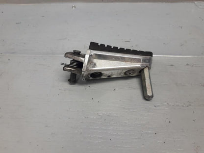 Baksidan på Fotpinne från en Suzuki DL 1000 -2018 motorcykel.