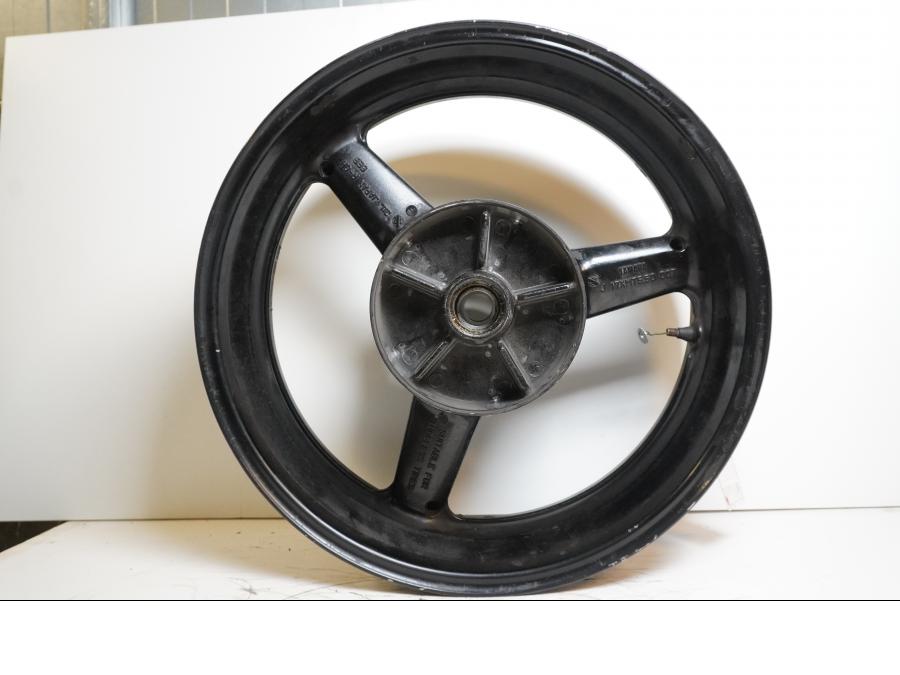 Extrabild1 på Fälg från en Yamaha YZF R6 -1999 motorcykel.