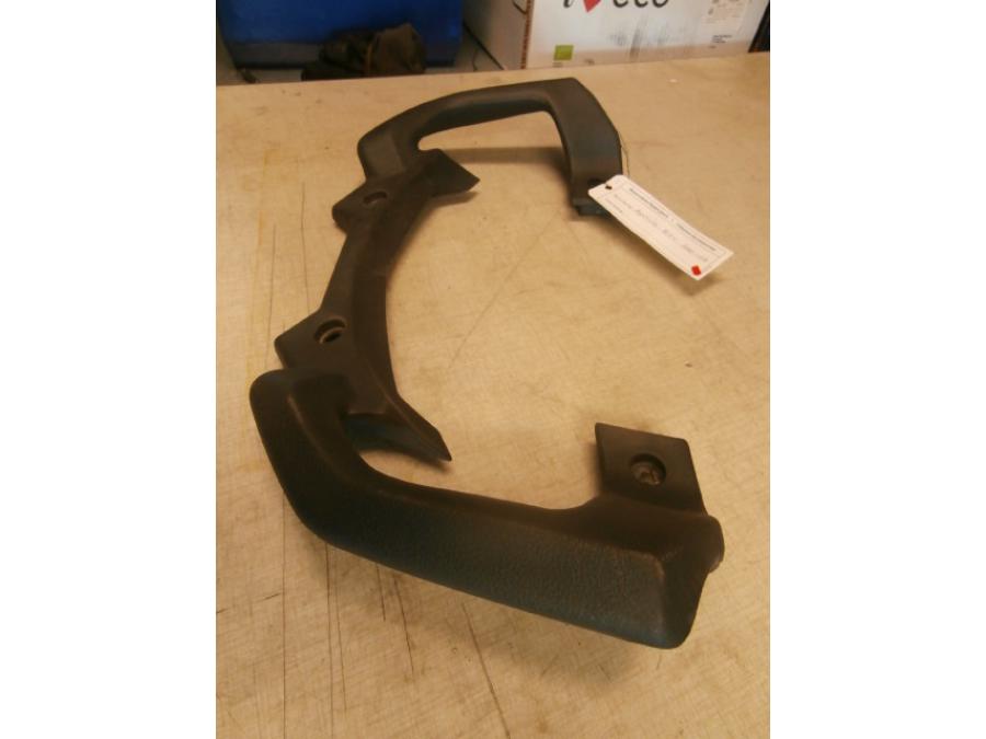 Baksidan på Passagerarhandtag från en Aprilia ETV 1000 -2002 motorcykel.