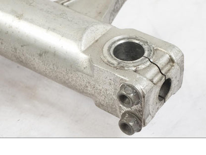 Baksidan på Gaffelben från en Honda CBR 1000 F -1999 motorcykel.