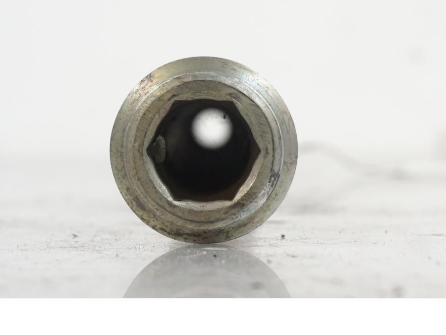 Baksidan på Axel från en Suzuki VZR 1800 -2009 motorcykel.