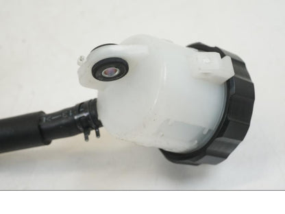 Extrabild2 på Bromshuvudcylinder från en Yamaha YZF R7 -2022 motorcykel.