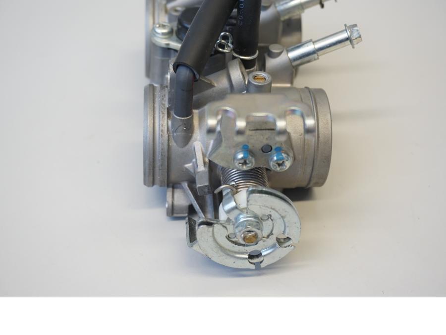 Vänster sida på Spjällhus från en Yamaha MT-07 -2020 motorcykel.