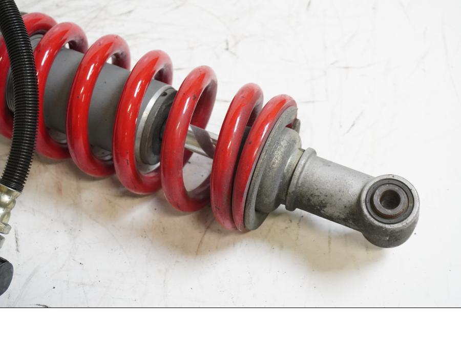 Vänster sida på Stötdämpare från en Triumph Daytona 600 -2003 motorcykel.