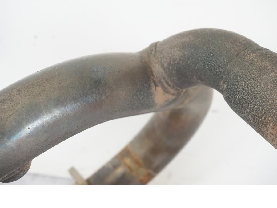 Snett uppifrån på Grenrör från en BMW R 1200 GSA -2012 motorcykel.