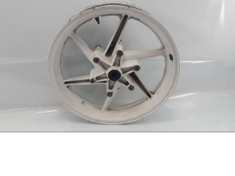 Framsidan på Fälg från en Honda VFR 750 -1993 motorcykel.