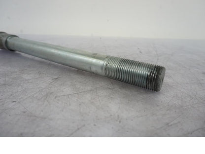 Höger sida på Axel från en Kawasaki ER-6F -2010 motorcykel.