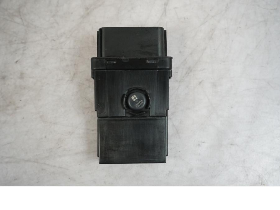 Framsidan på Grund Modul från en BMW S 1000 XR -2019 motorcykel.