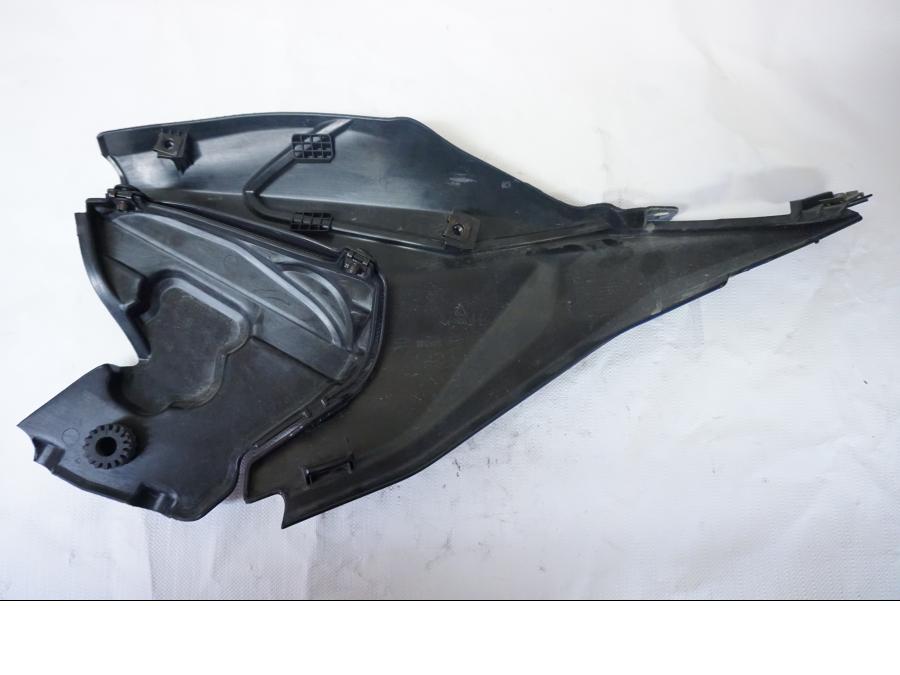 Baksidan på Ramplast från en Ducati 899 Panigale -2015 motorcykel.