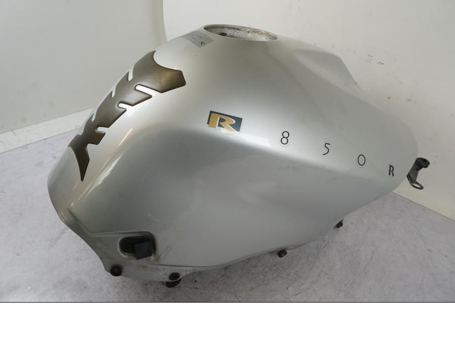 Extrabild1 på Bensintank från en BMW R 850 R -2004 motorcykel.