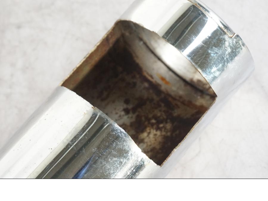 Baksidan på Gaffeldekorrör från en Kawasaki VN 1500 -1996 motorcykel.