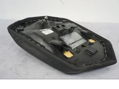 Extrabild2 på Sadel från en KTM 1290 Super Duke R -2021 motorcykel.