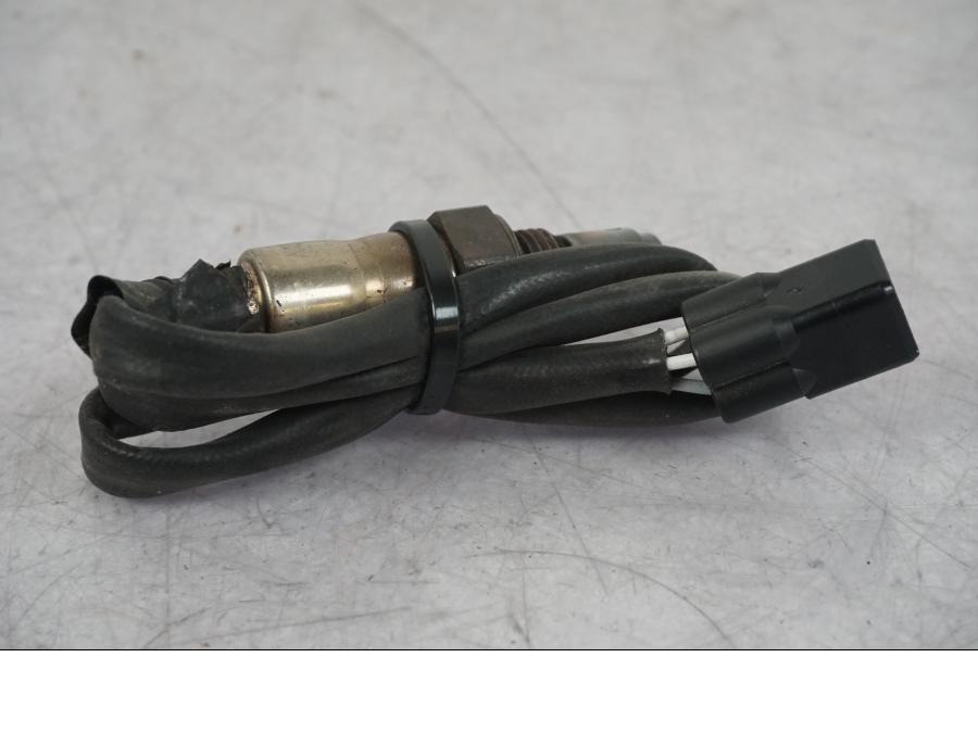 Höger sida på Lambdasond från en KTM 1290 Super Adventure R -2018 motorcykel.