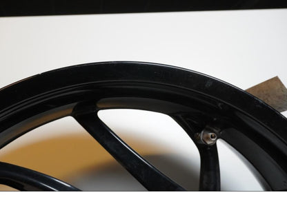 Extrabild5 på Fälg från en BMW F 800 R -2011 motorcykel.