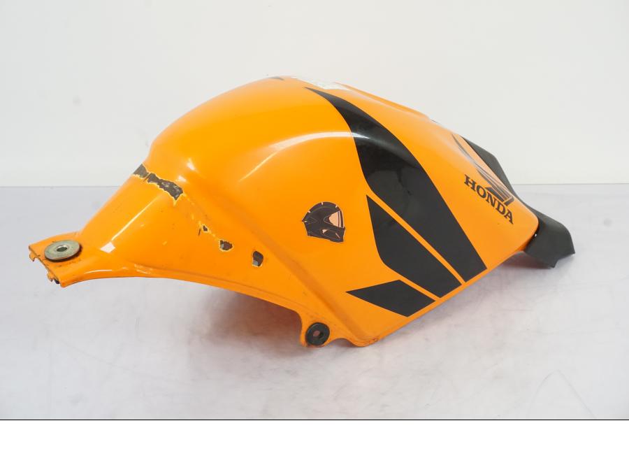 Snett uppifrån på Bensintank från en Honda CBR 125 R -2006 motorcykel.