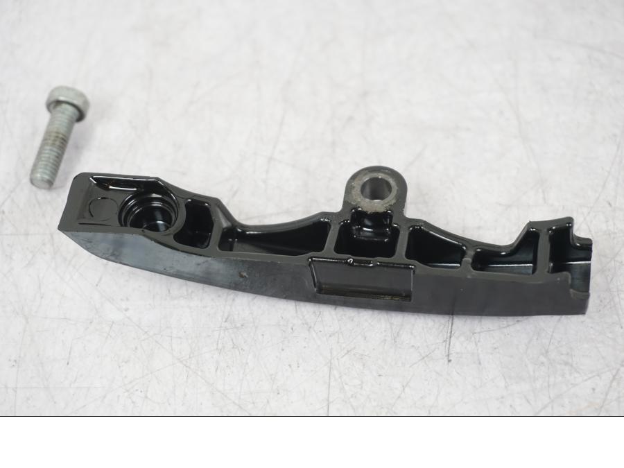 Snett nerifrån på Kamaxelöverfall från en BMW R NineT -2017 motorcykel.