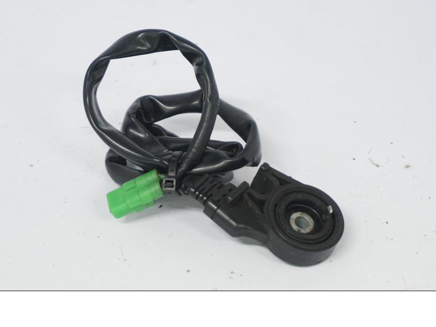 Höger sida på Sidostödsbrytare från en Honda CB 500 X -2015 motorcykel.