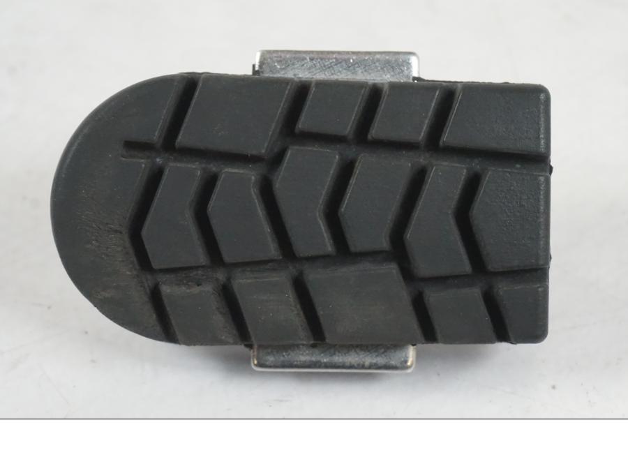 Framsidan på Fotpinnegummi från en Husqvarna 701 SUPERMOTO ABS -2016 motorcykel.