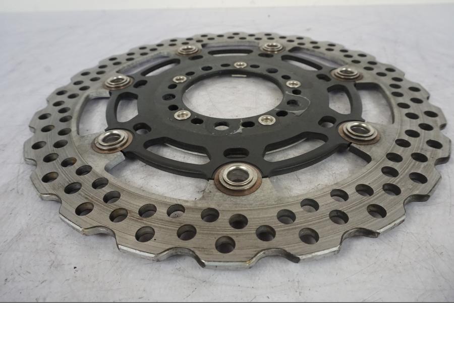 Höger sida på Bromsskiva från en Kawasaki ER-6F -2010 motorcykel.