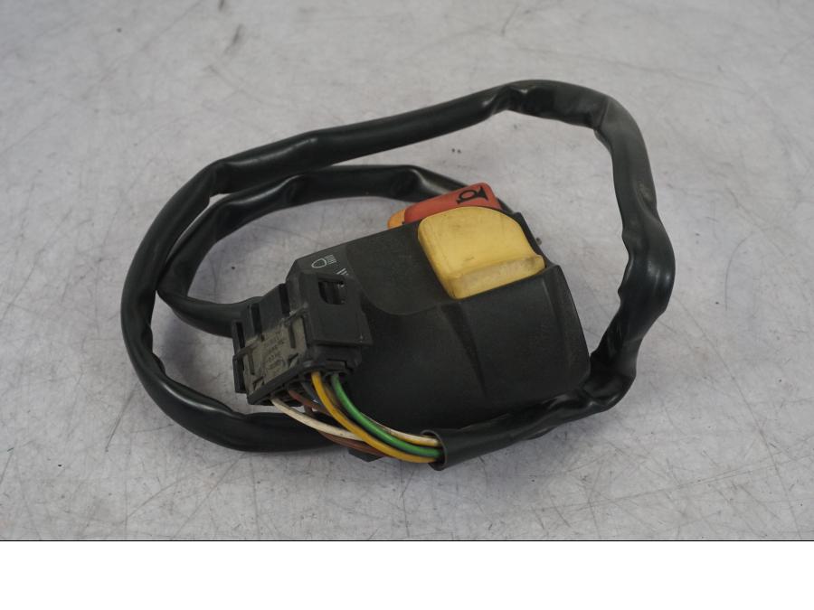 Baksidan på Styrelreglage från en BMW R 1100 GS -1998 motorcykel.