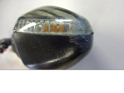 Snett nerifrån på Blinkers från en Honda CB 500 F -2013 motorcykel.