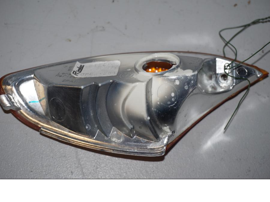 Höger sida på Blinkers från en BMW K 1300 S -2010 motorcykel.