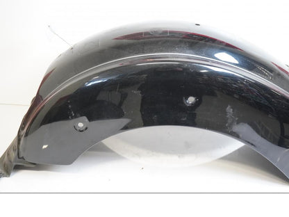 Vänster sida på Bakskärm från en Yamaha XVS 1100 -2006 motorcykel.