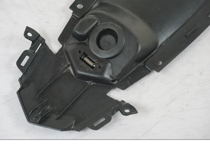 Snett uppifrån på Undertail från en Yamaha MT-09 -2020 motorcykel.