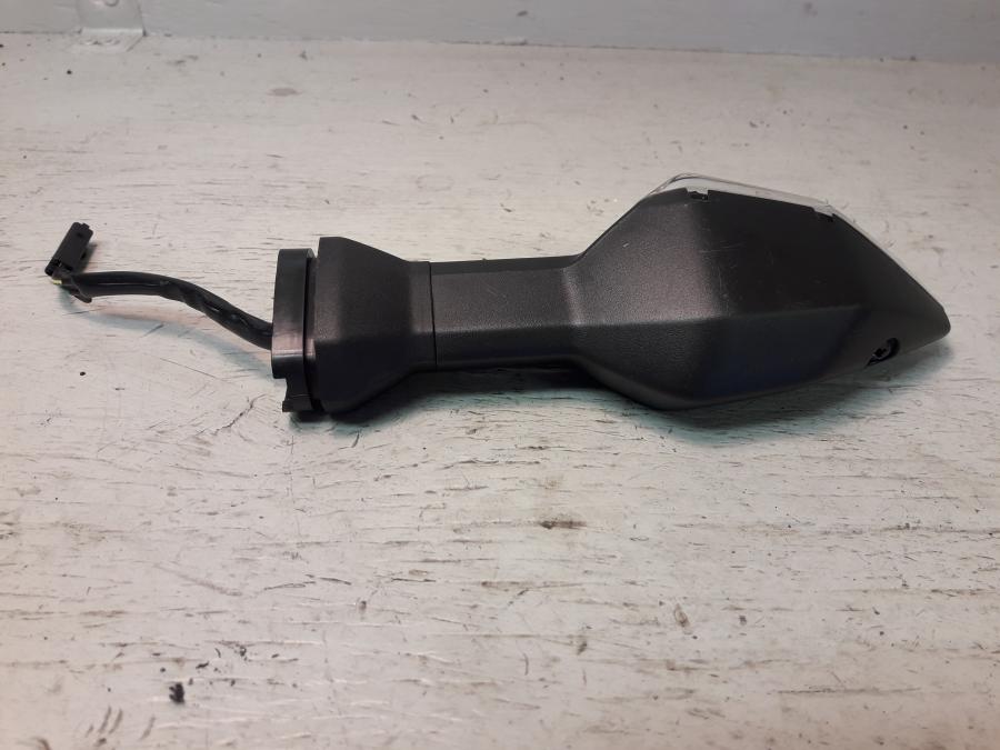 Baksidan på Blinkers från en Kawasaki Z 900 -2019 motorcykel.