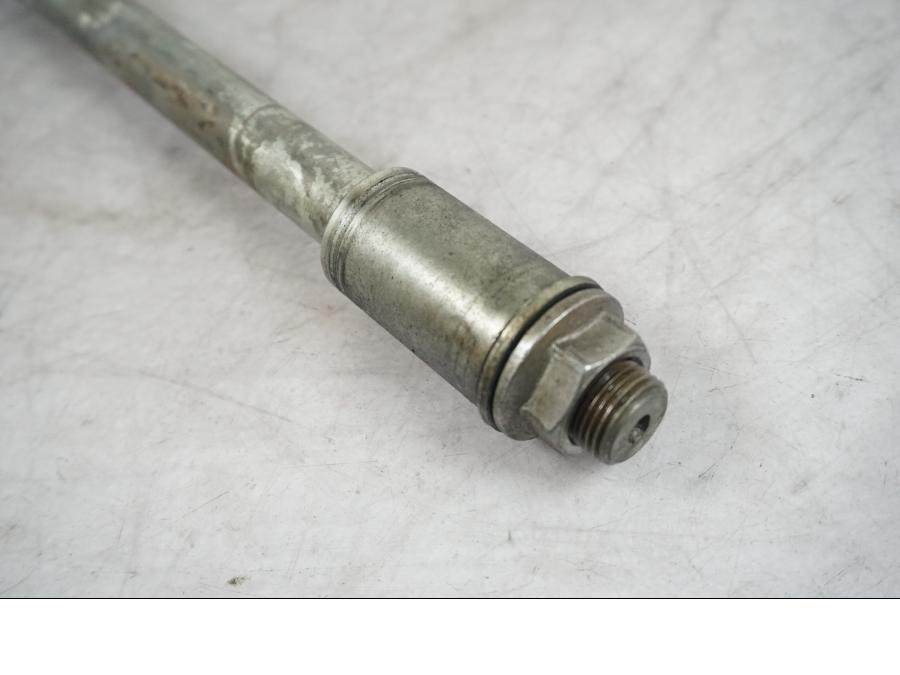 Baksidan på Axel från en Kawasaki VN 1500 -1996 motorcykel.